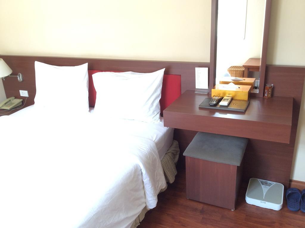 Tulip Hotel Hanoi Zimmer foto