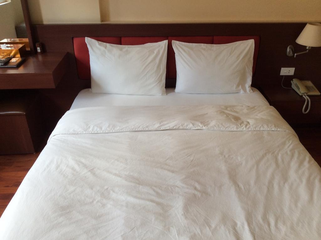 Tulip Hotel Hanoi Zimmer foto